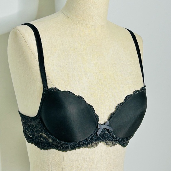 Victoria’s Secret Dream Angels Smooth & Lace Lightly Lined Demi Bra, Black, 32B - Picture 10 of 13